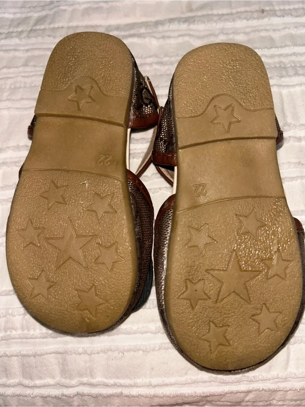 Brown Kids Mary Jane Shoes with Green & Red Bow 6c